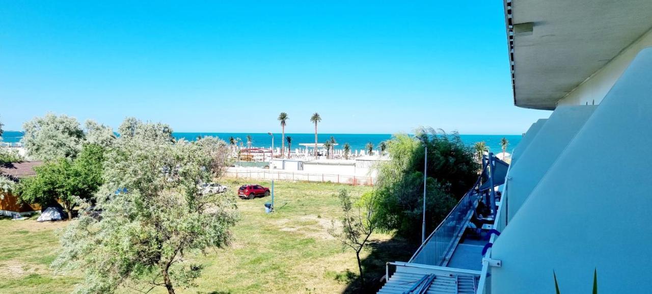 White Tower - Private Studio 106 Mamaia Extérieur photo