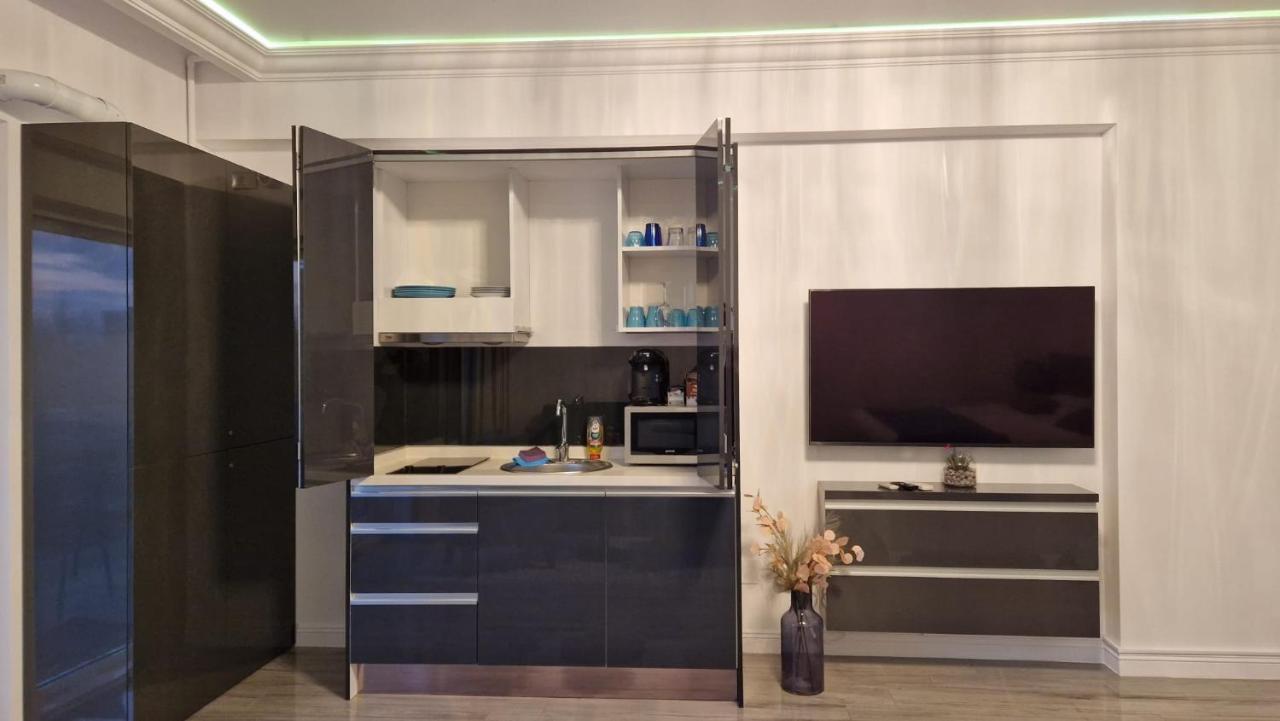 White Tower - Private Studio 106 Mamaia Extérieur photo